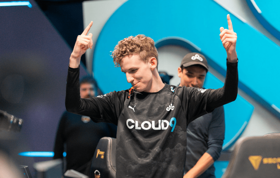 100T力克C9，Meiko团战一打五激烈交锋四强赛，引爆全场热议