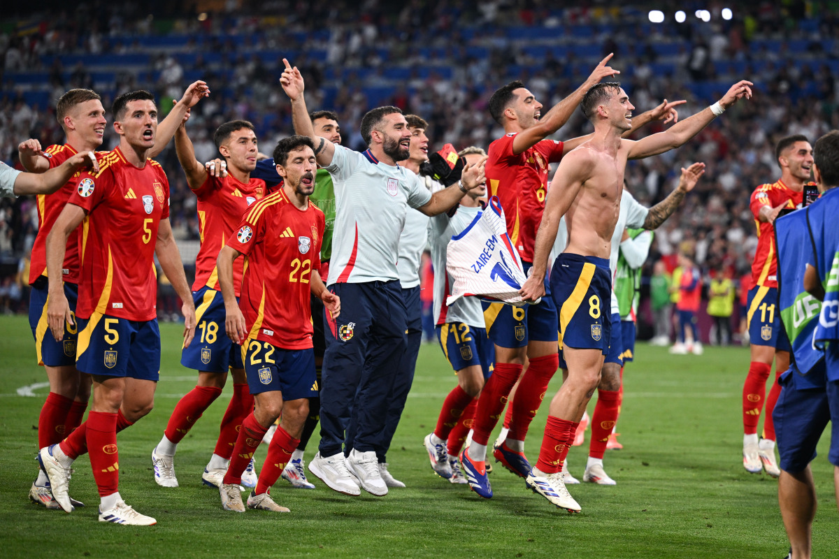 葡萄牙队轻取奥地利队，马龙点燃赛场