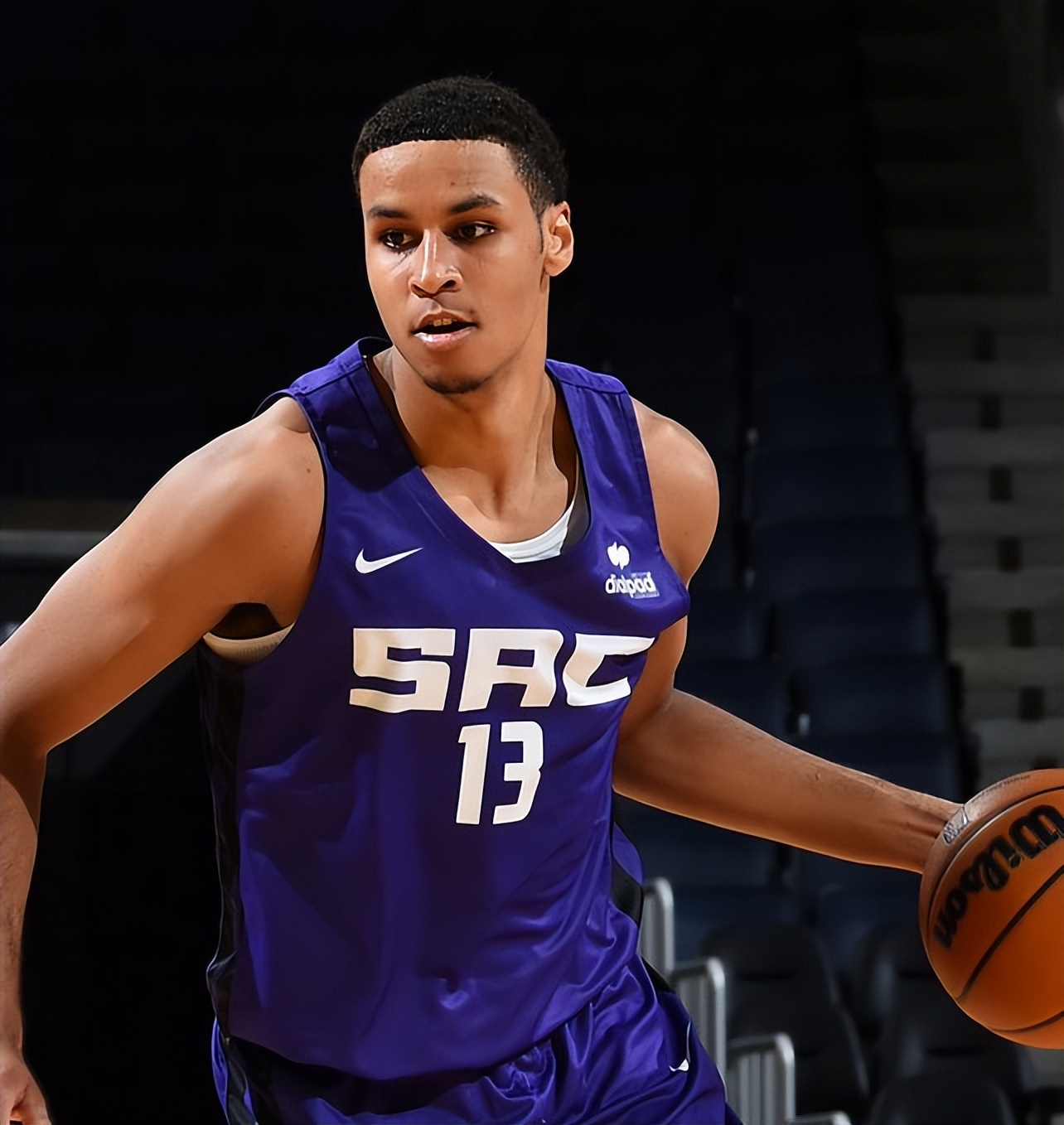 拉沃尔杯险胜美网，穆雷统治全场