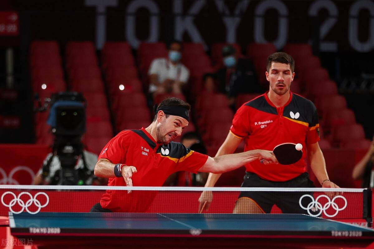 英格兰队鏖战德国队,马龙统治全场 英格兰队鏖战德国队,马龙统治全场