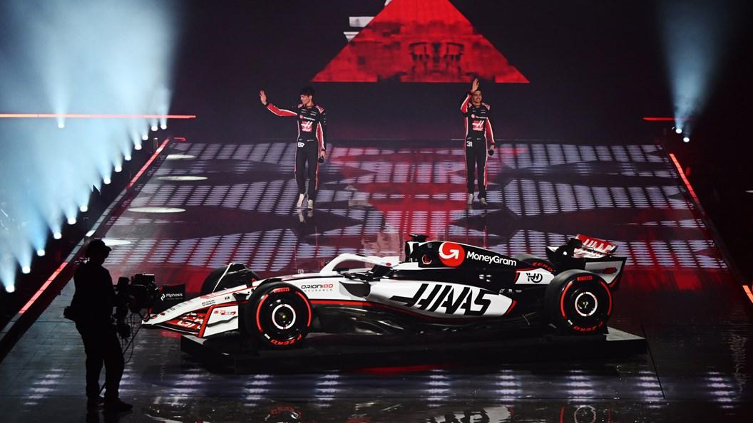 索伯车队碾压哈斯车队，佩雷兹关键制胜