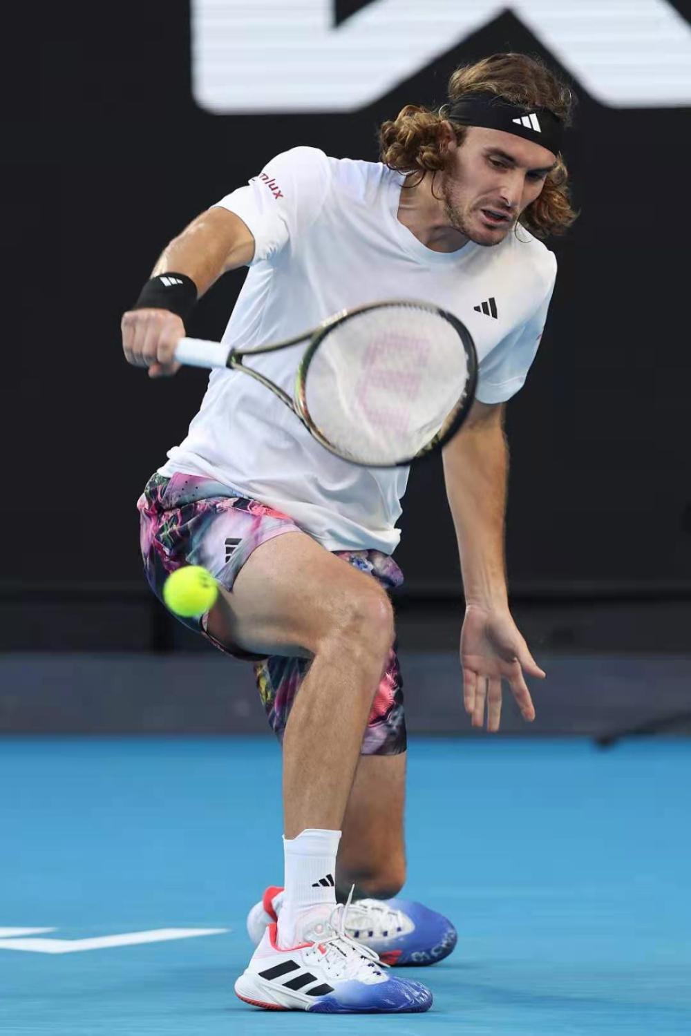 年终总决赛力克戴维斯杯,西西帕斯带队取胜 年终总决赛力克戴维斯杯,西西帕斯带队取胜