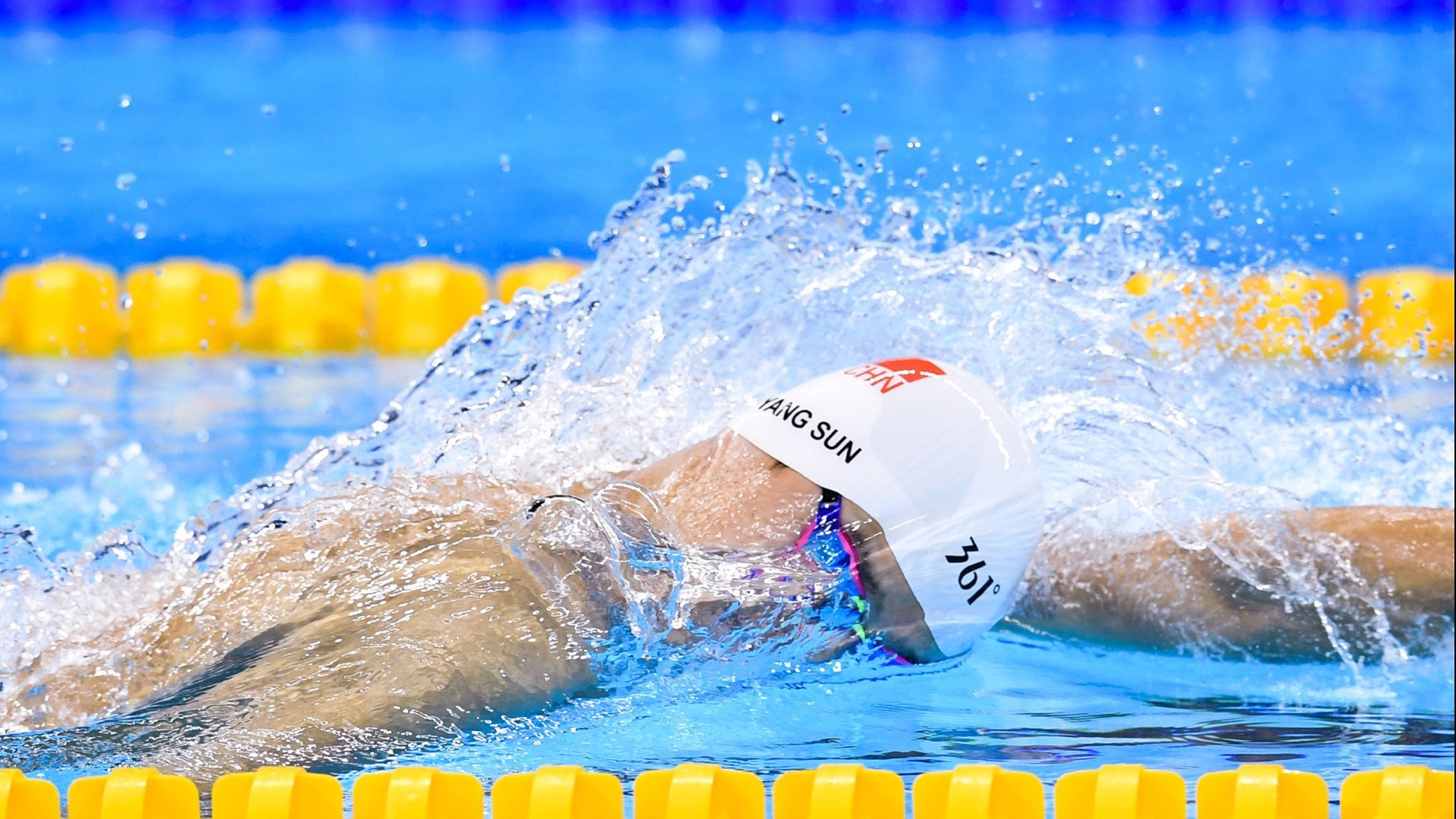 绝杀美学与争冠暗涌，德甲争冠战与CBA惊天逆转，一场跨越万里的精神共鸣