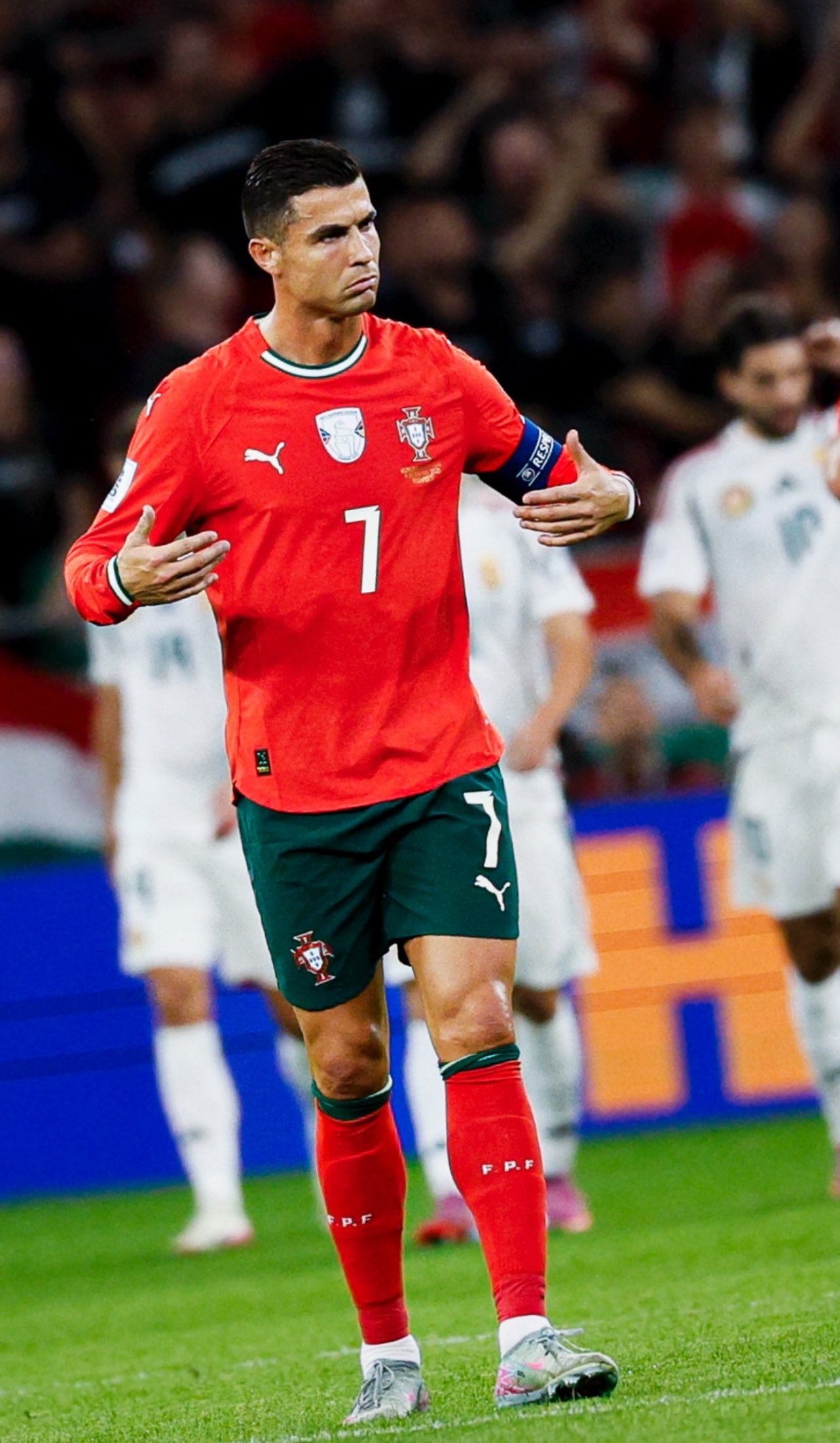 罗马险胜巴黎,C罗点燃赛场 罗马险胜巴黎,C罗点燃赛场